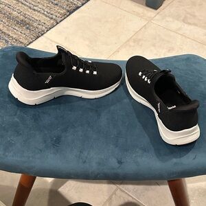 Skechers Women's Black Knit Sneakers